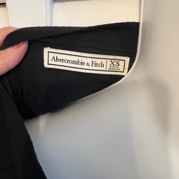 Abercrombie long sleeve - Picture 2 of 5